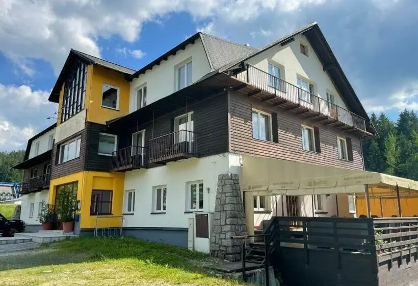 هتل Harrachov Inn