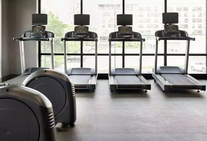 هتل Home2 Suites By Hilton Minneapolis University Area