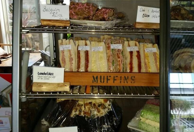 151 On London Motel & Conference Centre