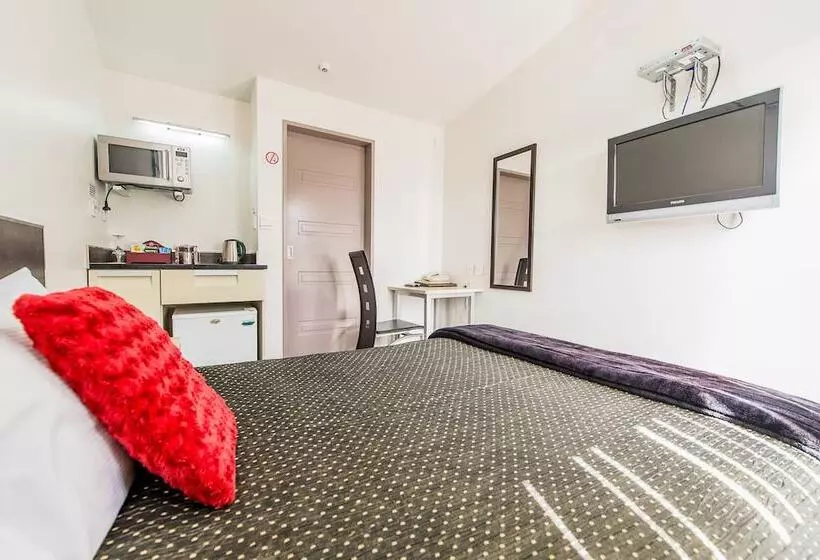 151 On London Motel & Conference Centre