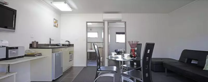 151 On London Motel & Conference Centre