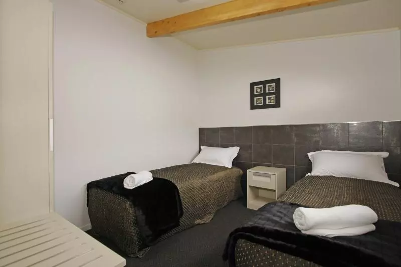 151 On London Motel & Conference Centre