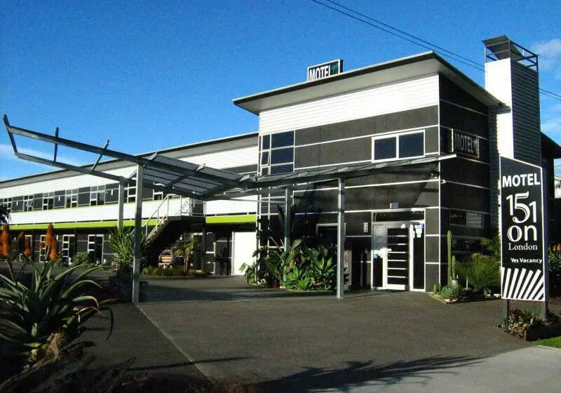 151 On London Motel & Conference Centre