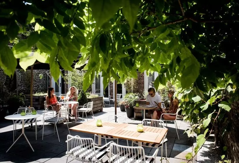 Fitz Roy Urban Hotel, Bar And Garden