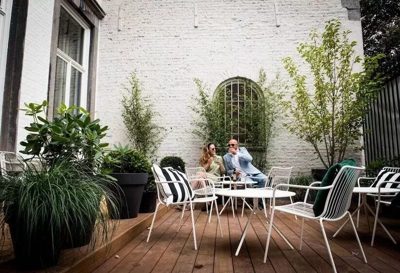 Fitz Roy Urban Hotel, Bar And Garden