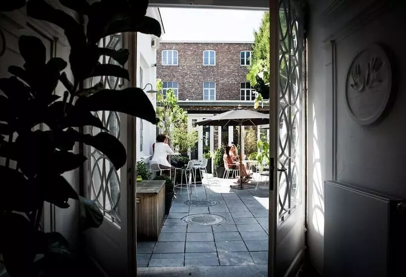 Fitz Roy Urban Hotel, Bar And Garden