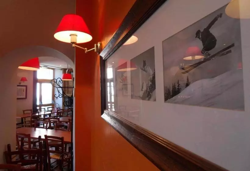 هتل Auberge Du Val Joli