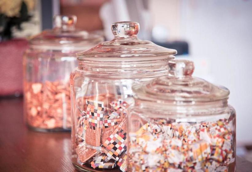 هتل Auberge Du Val Joli