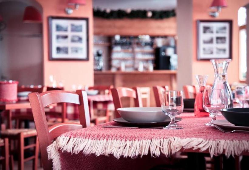 هتل Auberge Du Val Joli