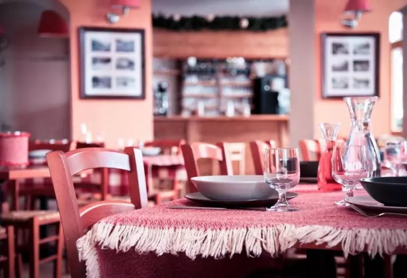 هتل Auberge Du Val Joli