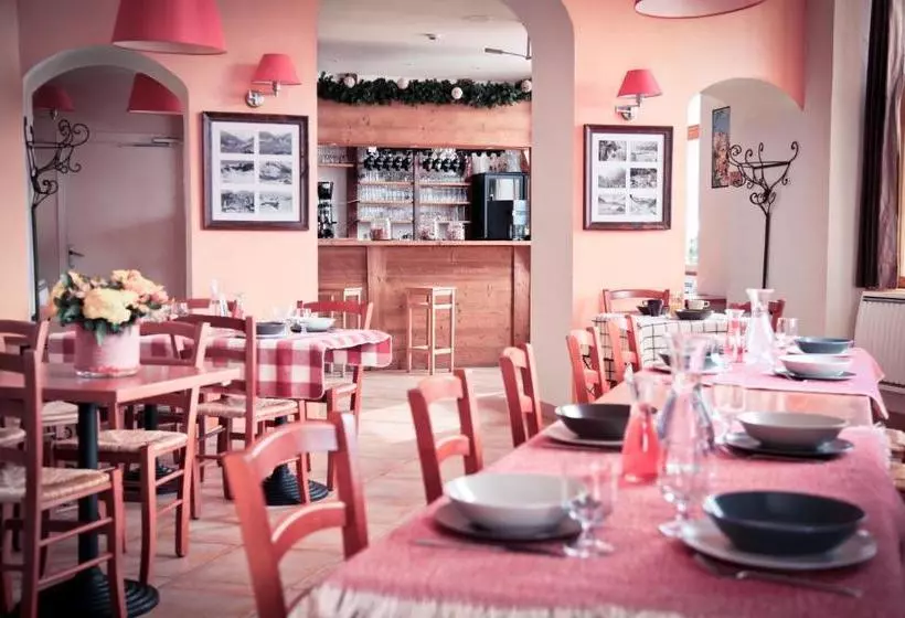 هتل Auberge Du Val Joli