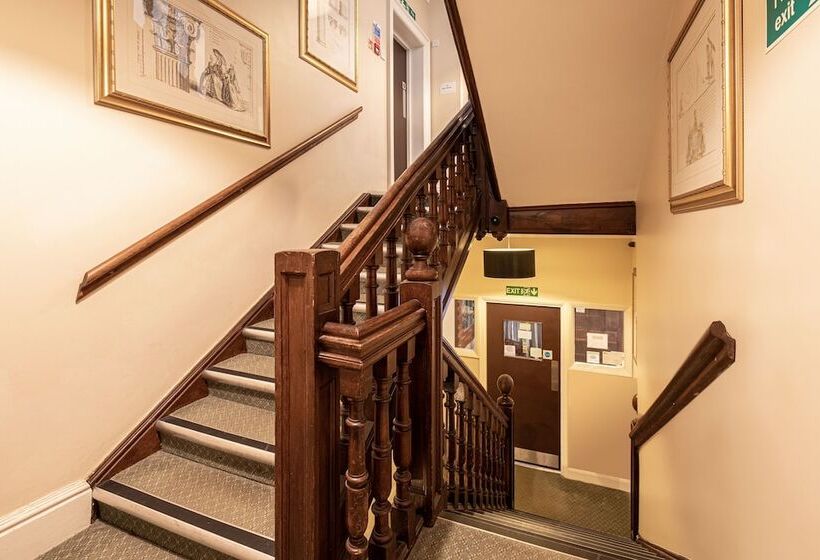 فندق Barrington Lodge