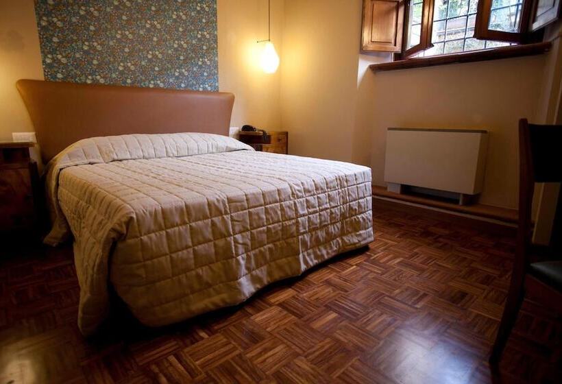 هتل Diana & Depandance