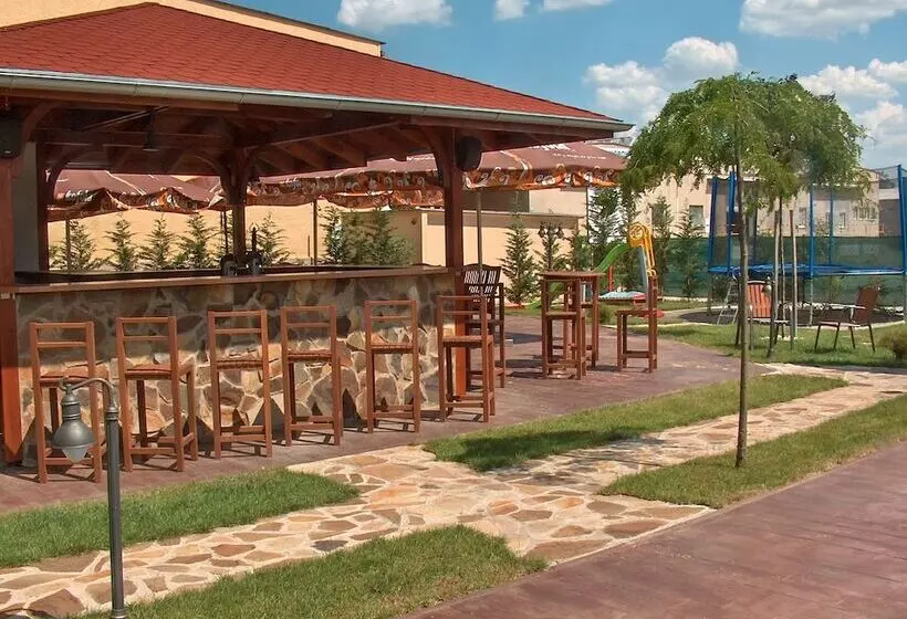 בית מלון כפרי Hubert Nove Zamky