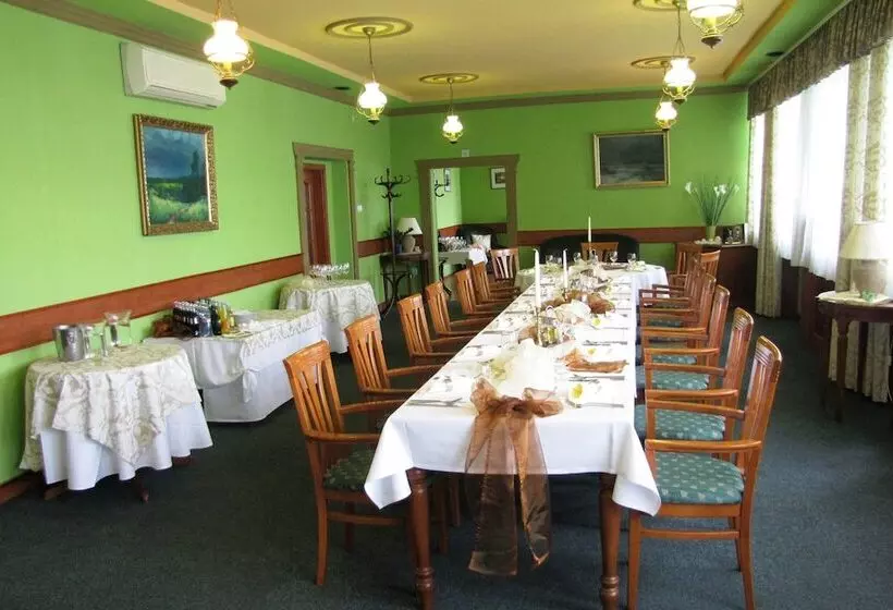 בית מלון כפרי Hubert Nove Zamky