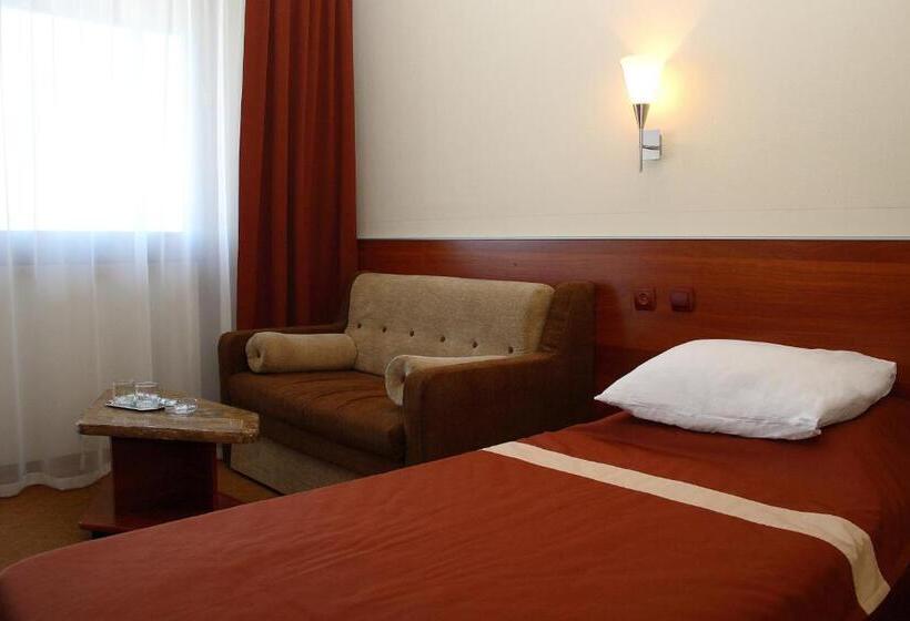 فندق Intourist Zakarpattia