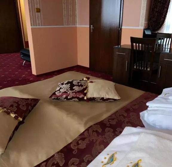 هتل Intourist Zakarpattia