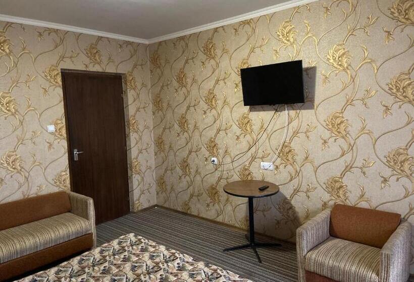 فندق Intourist Zakarpattia