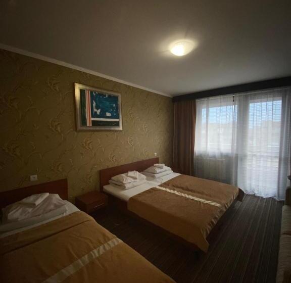 فندق Intourist Zakarpattia