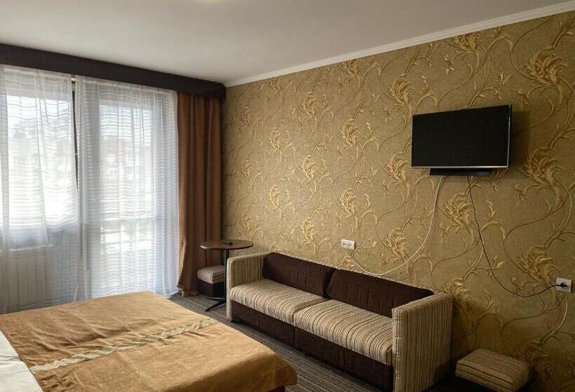 فندق Intourist Zakarpattia