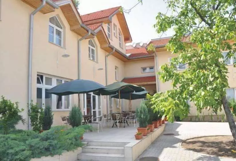 בית מלון כפרי Platan