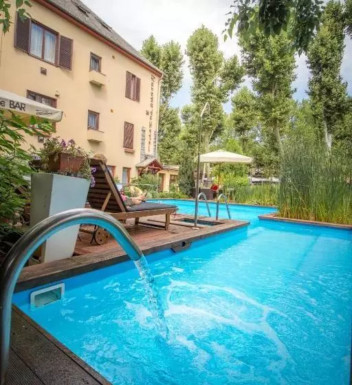ホテル Renegade