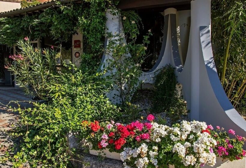 Отель The Originals City, Hôtel La Siesta, Annonay Est