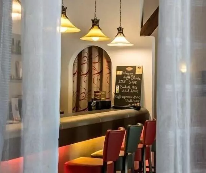 호텔 The Originals City, Hôtel La Siesta, Annonay Est