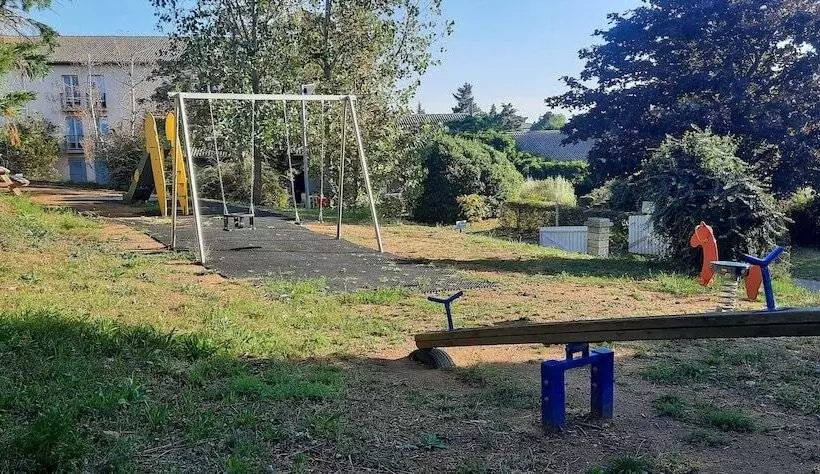 호텔 The Originals City, Hôtel La Siesta, Annonay Est