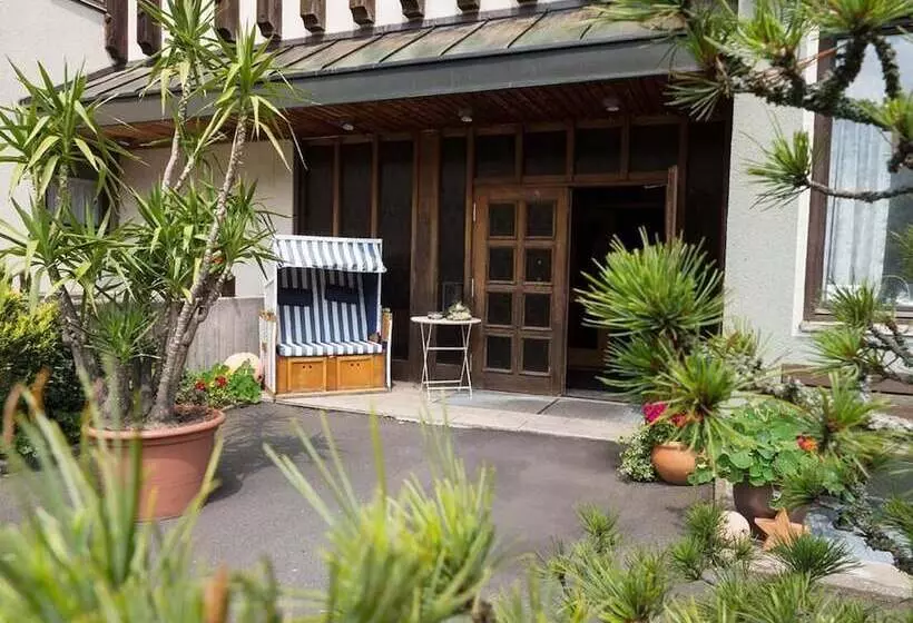 Пансион Gasthof Deutscher Adler Und Hotel Puchtler