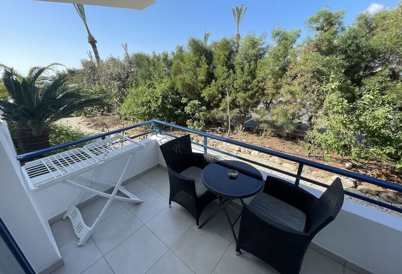 استراحتگاه Vrachia Beach Hotel & Suites   Adults Only