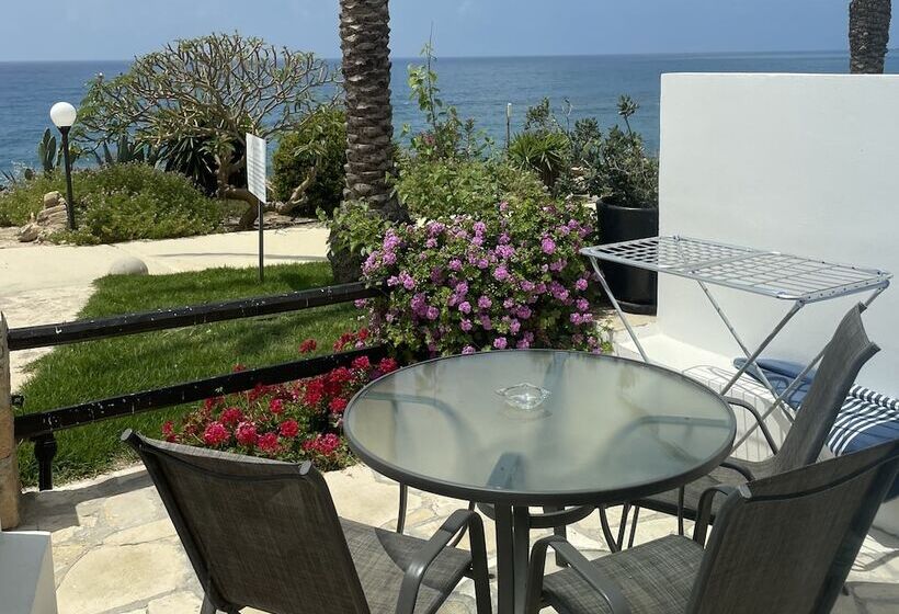 استراحتگاه Vrachia Beach Hotel & Suites   Adults Only