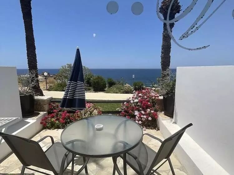 استراحتگاه Vrachia Beach Hotel & Suites   Adults Only