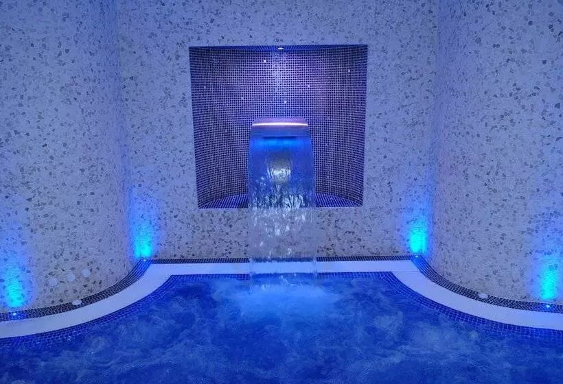 The Villa Rose Hotel & V Spa