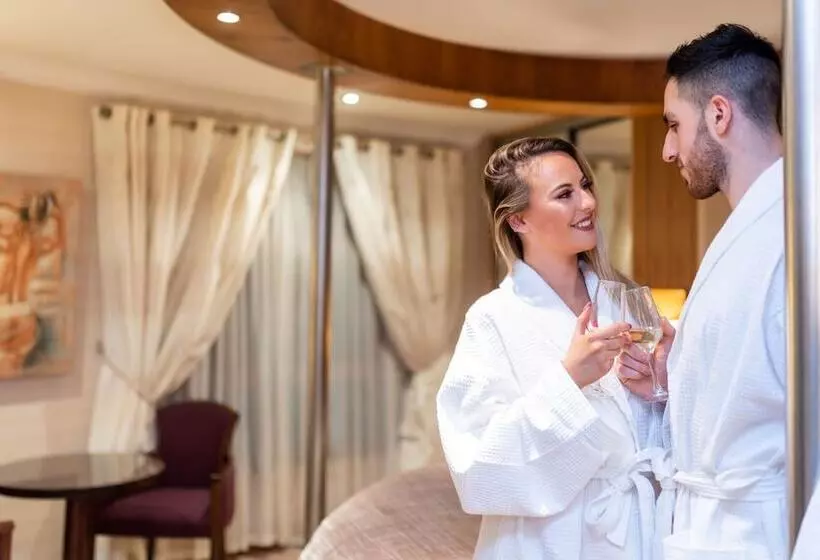 The Villa Rose Hotel & V Spa