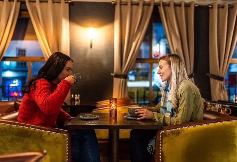 The Villa Rose Hotel & V Spa