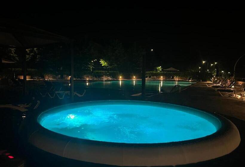 فندق Albergo Di Murlo