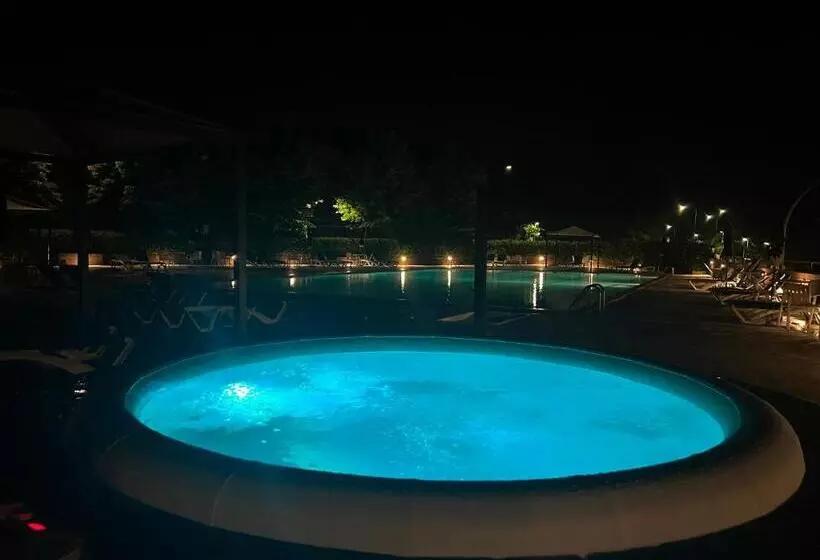 Отель Albergo Di Murlo