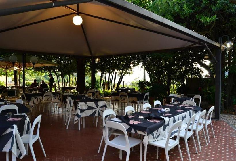 ホテル Albergo Umbria