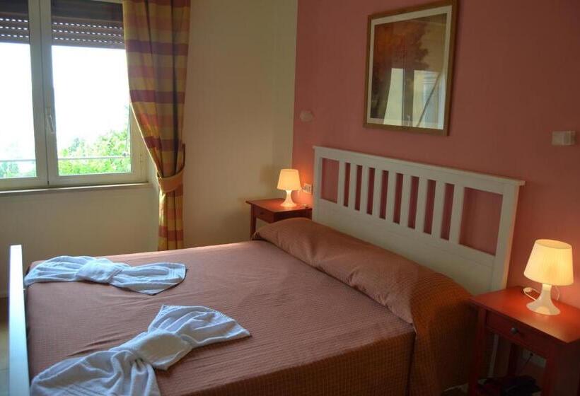 ホテル Albergo Umbria