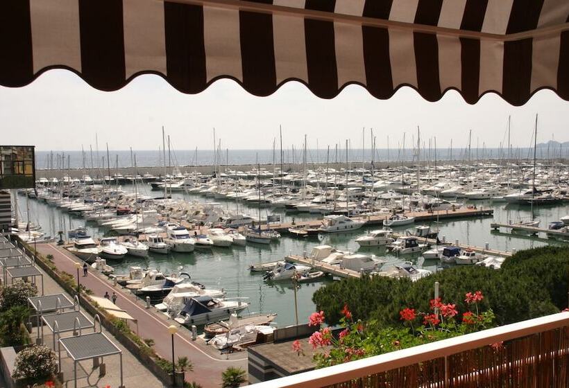 فندق Ancora Riviera