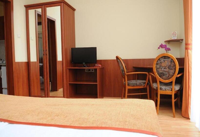 فندق Apartman Bella