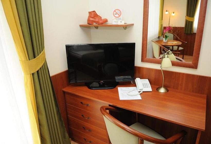 فندق Apartman Bella