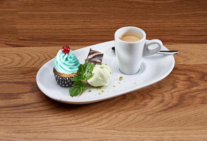 هتل Aspen Alpine Lifestyle