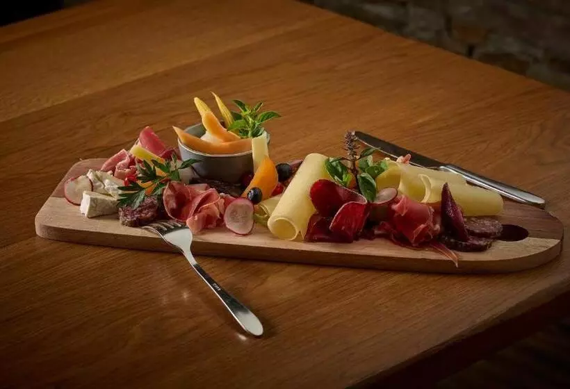 Отель Aspen Alpine Lifestyle