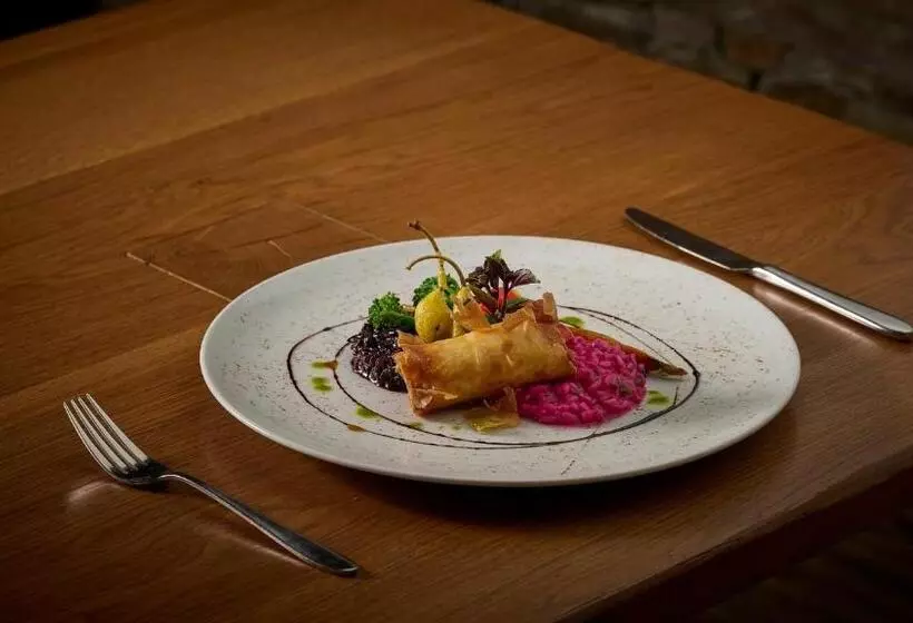 Отель Aspen Alpine Lifestyle