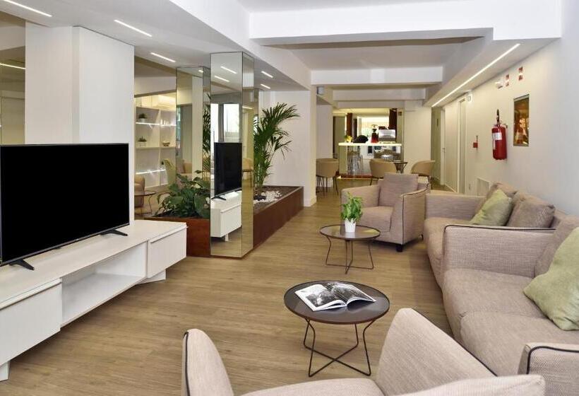 בית מלון כפרי Astoria