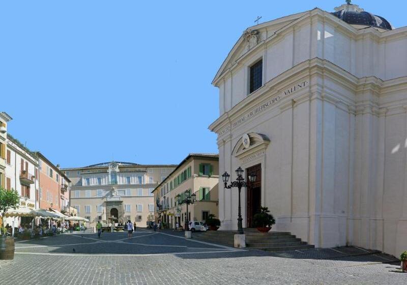 فندق Castel Gandolfo