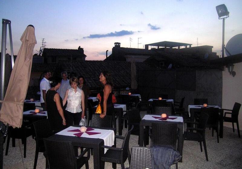 فندق Castel Gandolfo