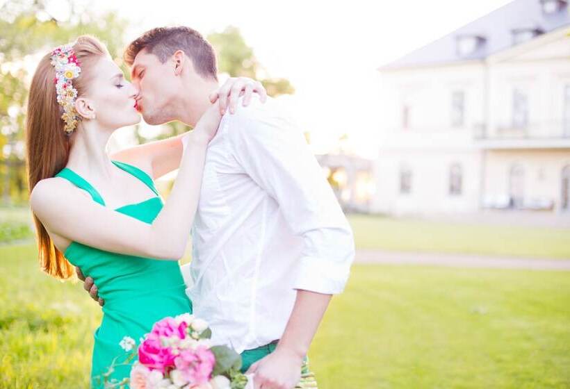 בית מלון כפרי Chateau Mcely